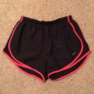 Nike Shorts L